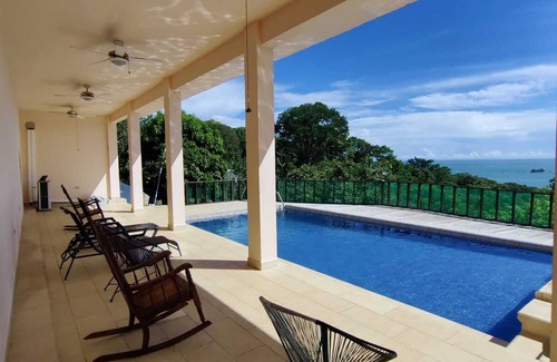 Ballena Cottage | Cozy villa with an ocean view & Pool #3