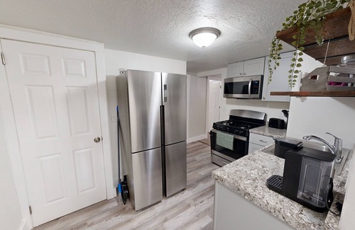 Ogden House | Cozy, Vintage Cottage in Ogden