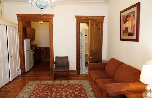 Central Park North Apartment | Cozy vintage studio in New York City brownstone!