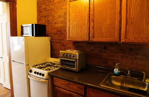 Central Park North Apartment | Cozy vintage studio in New York City brownstone!