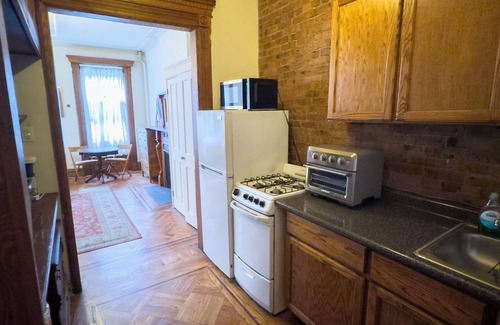 Central Park North Apartment | Cozy vintage studio in New York City brownstone!