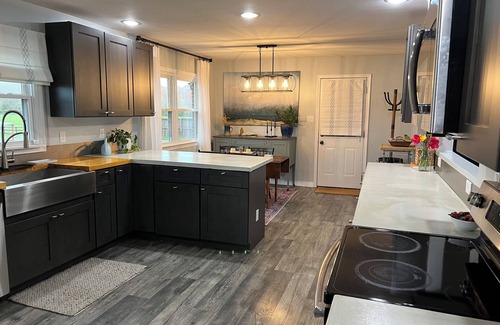 Cedar Mountain House | Cozy Virginia Getaway! 1 dog welcome, and 1 month minimum stay required