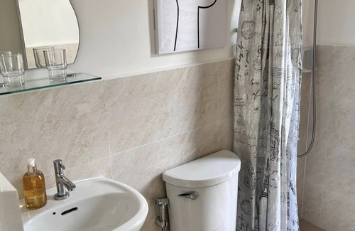Talisay House | Cozy walk up 1BR condo in cebu w/pool