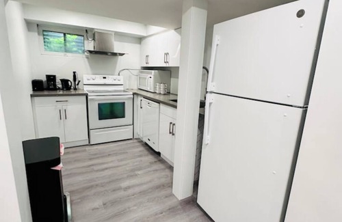 Thornhill House | "Cozy Walkout Basement Suite with Private Entrance"nn