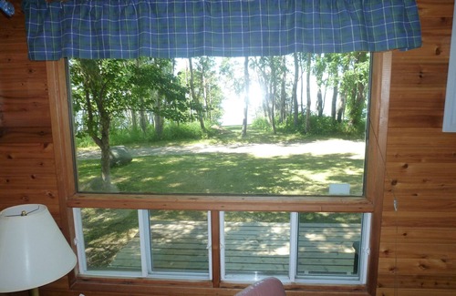 Grand Beach Cottage | Cozy Waterfront Cottage in Grand Beach Manitoba