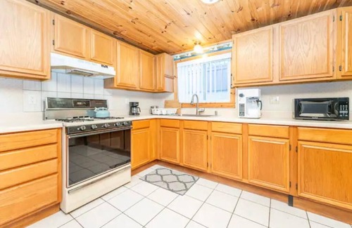 Gowen Cottage | Cozy Waterfront Cottage with Kayaks and Firepit