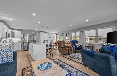 Mashpee House | Cozy Waterfront Getaway Dog-Friendly Peaceful Views & Easy Kayak Access
