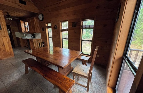 Jasper Cabin | Cozy waterfront house in quiet neighborhood!
