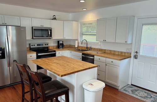 New Fairfield House | Cozy Westchester Retreat w/Fast Wi‑Fi