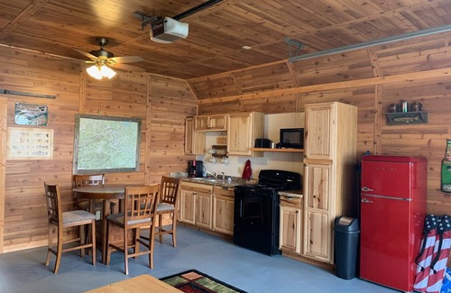Norfork Cottage | Cozy White River Cabin, perfect for a couple's getaway or fishing trip!
