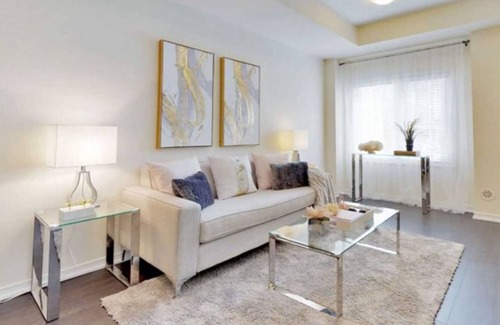 Fisherville House | Cozy, whole Townhouse close to York U