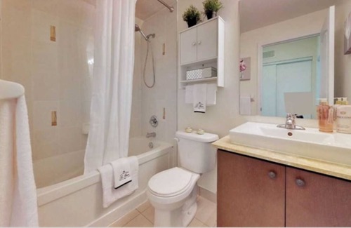 Fisherville House | Cozy, whole Townhouse close to York U