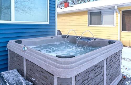 Lake Odessa House | Cozy Winter Retreat with Hot Tub & Lakefront Views