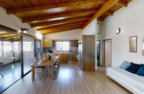 Nazareth Apartment | Cozy wood apartment with great view to Nazareth
