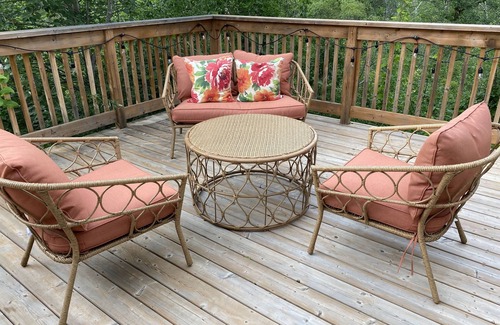 Hillside Beach Cottage | Cozy wooded cottage, with stunning tree-top views & 3 mins from the beach!