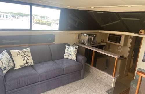 Old Saybrook Boat Rental | Cozy Yacht with Marina Views