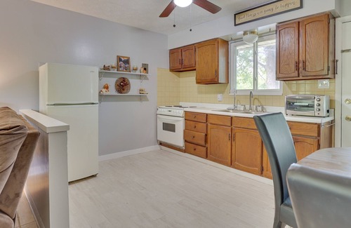 Poland Apartment | Cozy Youngstown Apartment w/Central A/C + Heating