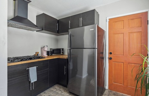 Logan Heights Apartment | Cozy3-bedroom apartment with WiFi, AC in lovely San Diego Downstairs.