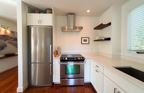 Oak Bluffs House | #CozyBluffs #OakBluffs #EastChop 1 BD, 1.5 bath home-Walk to Town-Ferries-Beach!