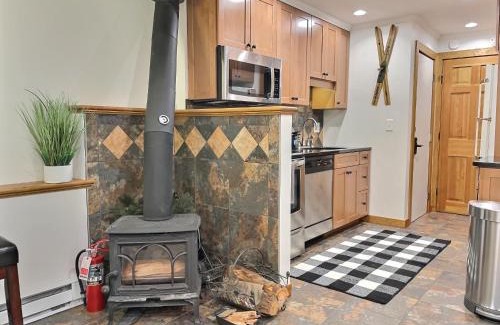 Central Vermont- Killington House | CozyDen - AC, Grill, Bike to Mountain, Porch!