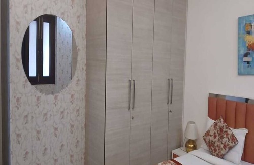 Safdarjung Enclave House | CozyRoom in lovely New Delhi with WiFi, AC