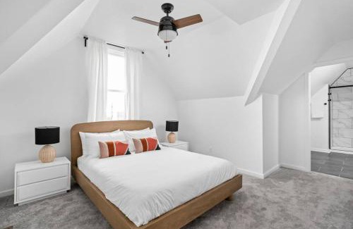 Holy Cross House | CozySuites 3BR Arsenal Heights Indy