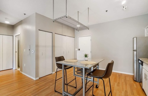 Mill District Apartment | CozySuites Mill District with pool, gym #08