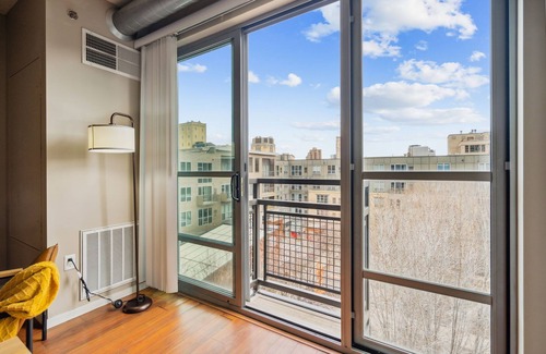 Mill District Apartment | CozySuites Mill District with pool, gym # 09