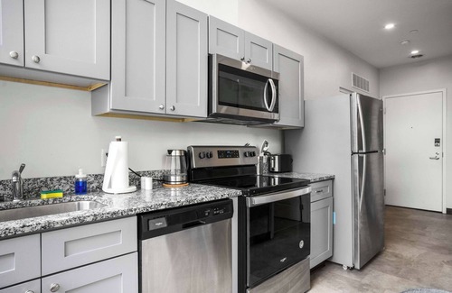 Cultural District Apartment | CozySuites Modern 1BR in Downtown Pitts #5