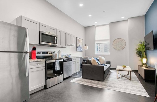 Cultural District Apartment | CozySuites Modern 1BR in Downtown Pitts 9