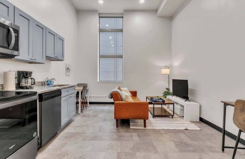 Cultural District Apartment | CozySuites Modern 1BR in Downtown Pitts #15