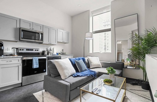Strip District Apartment | CozySuites Modern 1BR in Downtown Pitts 13