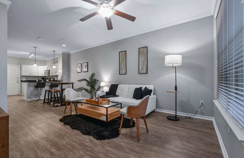 Cityplace Apartment | CozySuites | Modern and Cozy 2BR | Cityplace
