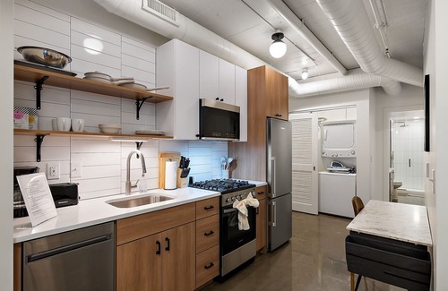 Warehouse District Apartment | CozySuites NLG - Modern 1BR condo #04