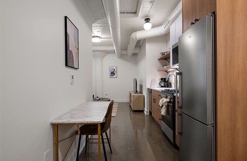 Warehouse District Apartment | CozySuites NLG - Modern 1BR condo #04
