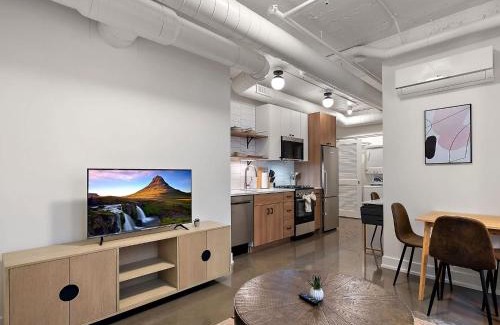 Warehouse District Apartment | CozySuites NLG - Modern 1BR condo #04