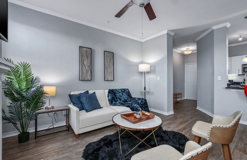 Cityplace Apartment | CozySuites | TWO Spacious and Classy Apartments at CityPlace | King Beds