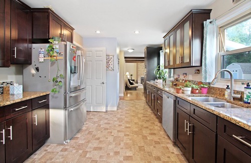 Oak Creek House | Cozzy 3 Bd House Oak Creek. 8min Milwaukee airport