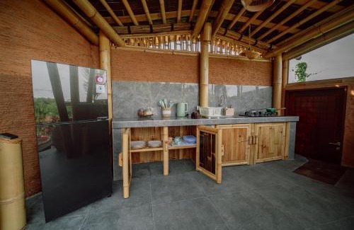 Selat Villa | CR Tris Casa De Bambú