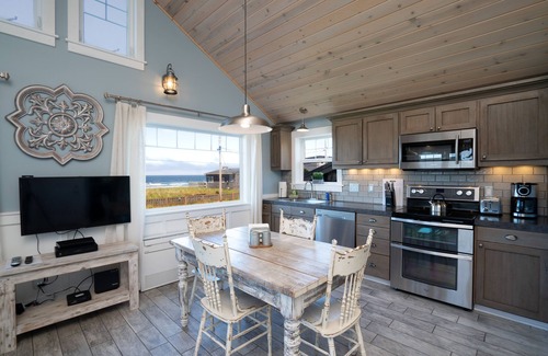 Rockaway Beach House | Cracker Box Palace just steps from the beach!