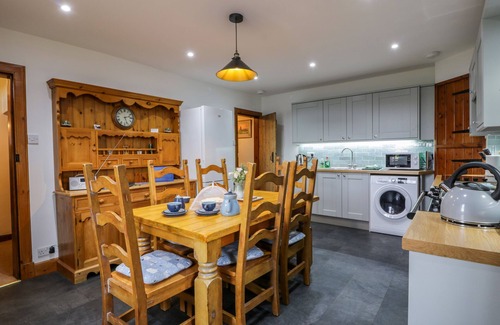 Kelso Cottage | CRAGGS COTTAGE, pet friendly, with open fire in Kelso