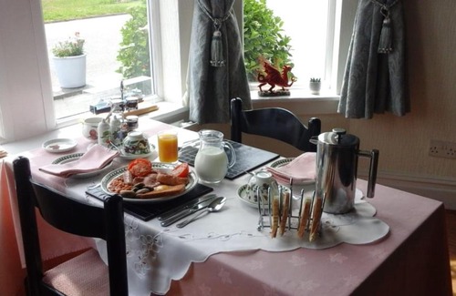 Criccieth House | Craig-y-Mor