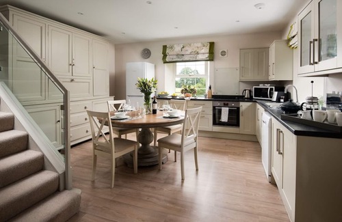 Kelso House | CRAILING COACH HOUSE - Superb, Renovated Property in a Country Setting, Sleeps 4
