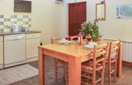 Shelve Cottage | CRANBERRY COTTAGE, pet friendly, with open fire in Bishop's Castle