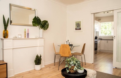 Millswood House | Cranbrook Courtyard A Sunny City fringe Retreat