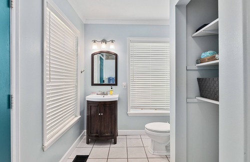 Historic Downtown Melbourne Bed & Breakfast | Crane Creek Inn Heron Room: Waterfront Pool B&B