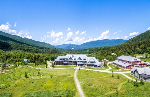 Bretton Woods Condo | Crawford Notch Trailhead Comfort, Full Breakfast, ADA Non-Allergenic Room