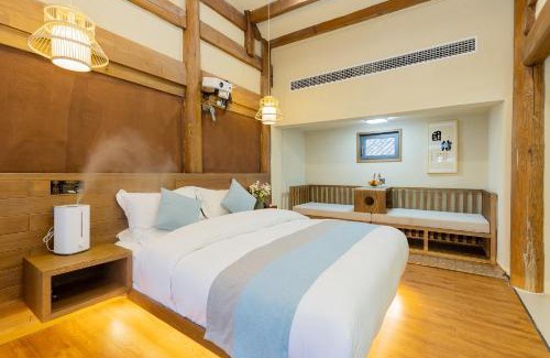 Dayan Old Town House | Crazy Stone Inn