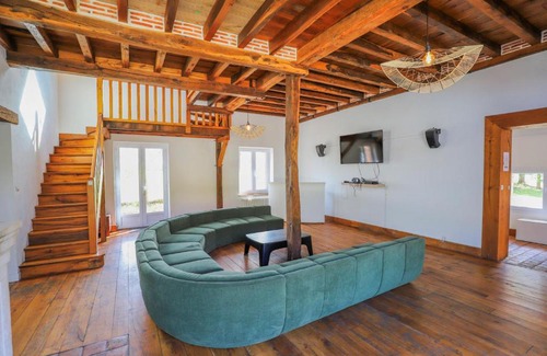 Aubigny-sur-Nere Villa | Crazy Villa Le Petit Belair 18 - Heated pool - Foot - 2h Paris - 30p