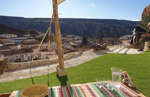 Gorafe House | Creatively designed CaveHouse with jacuzzi